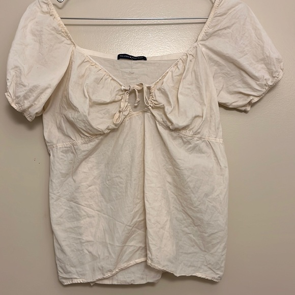 Brandy Melville cream bow top - Picture 1 of 3